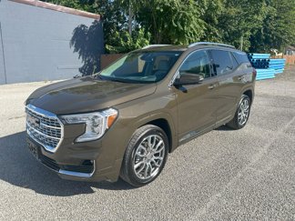 Used 2023 GMC Terrain Denali w/ Denali Premium Package image 1