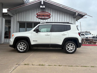 Used 2023 Jeep Renegade Latitude w/ Premium Group image 1
