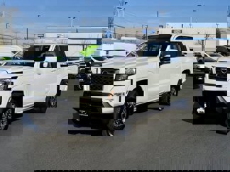 Used 2022 Nissan Frontier SV w/ Technology Package image 1