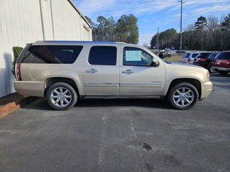 Used 2010 GMC Yukon XL Denali image 1