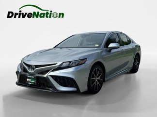 Used 2021 Toyota Camry SE image 1