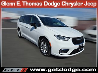 New 2025 Chrysler Pacifica Select image 1