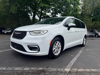 Used 2023 Chrysler Pacifica Touring-L image 1