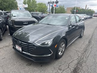Used 2022 Hyundai Sonata SE image 1