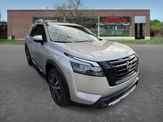 New 2025 Nissan Pathfinder Platinum image 1