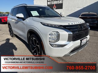 Used 2024 Mitsubishi Outlander SEL image 1