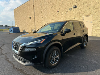 Used 2022 Nissan Rogue S image 1