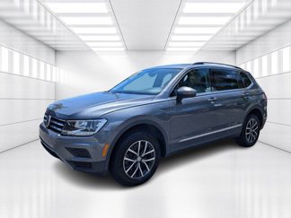 Used 2020 Volkswagen Tiguan SE image 1