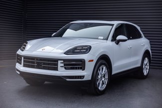 Certified 2025 Porsche Cayenne image 1