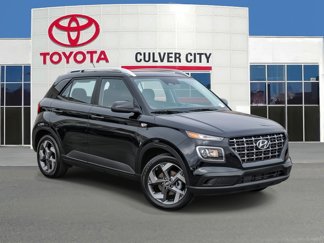 Used 2025 Hyundai Venue SEL image 1