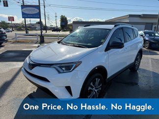 Used 2017 Toyota RAV4 LE image 1