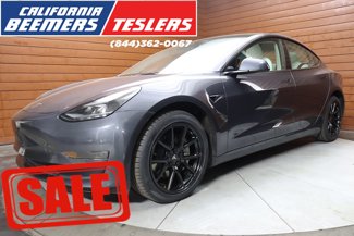 Used 2023 Tesla Model 3 Standard Range image 1