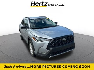Used 2025 Toyota Corolla Cross LE video 1