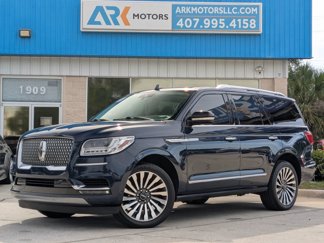 Used 2019 Lincoln Navigator Reserve image 1