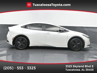 Used 2025 Toyota Prius LE image 1
