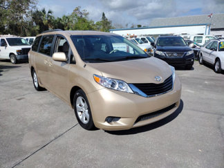 Used 2011 Toyota Sienna LE image 1