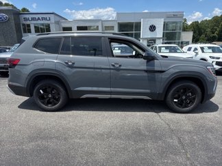 New 2025 Volkswagen Atlas Peak Edition SE image 1