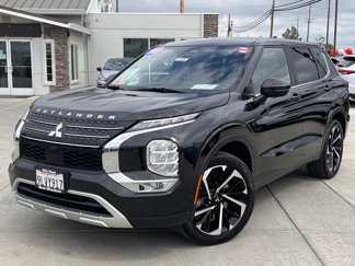 Used 2022 Mitsubishi Outlander SE image 1