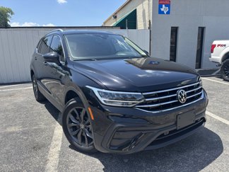 Used 2023 Volkswagen Tiguan SE image 1