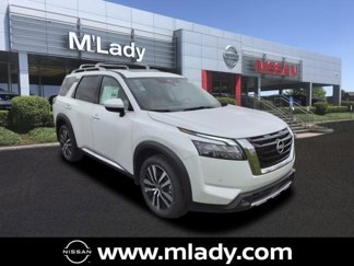 New 2025 Nissan Pathfinder Platinum image 1