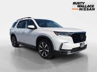 Used 2025 Honda Pilot Elite image 1