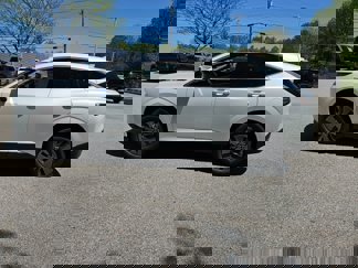 New 2025 Nissan Murano SL image 1