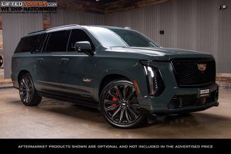 Used 2025 Cadillac Escalade ESV V image 1
