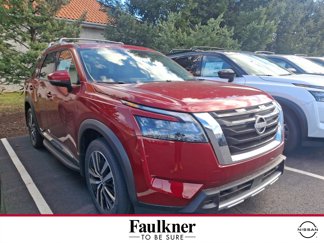 New 2025 Nissan Pathfinder Platinum image 1