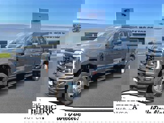 New 2025 Ford F350 4x4 Crew Cab DRW Super Duty image 1
