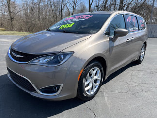 Used 2018 Chrysler Pacifica Touring Plus w/ Tire & Wheel Group image 1