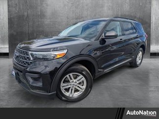 Used 2021 Ford Explorer XLT image 1