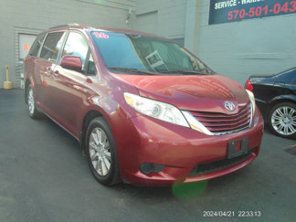 Used 2016 Toyota Sienna LE image 1