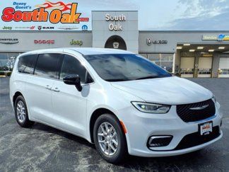 New 2026 Chrysler Pacifica Select image 1