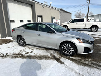 Used 2024 Nissan Altima 2.5 SV image 1