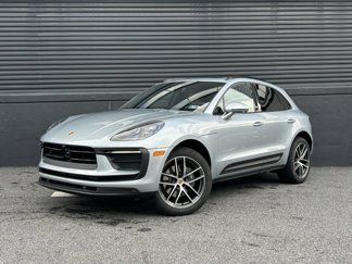 Certified 2025 Porsche Macan image 1
