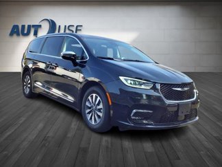 Used 2022 Chrysler Pacifica Limited image 1