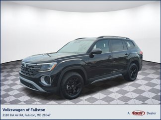 New 2025 Volkswagen Atlas Peak Edition SE image 1