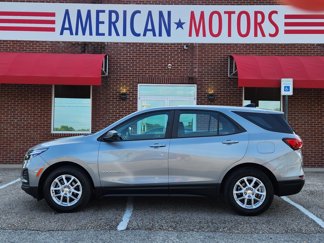 Used 2023 Chevrolet Equinox LS image 1