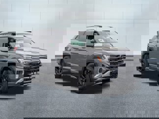 New 2025 Volkswagen Atlas Peak Edition SE image 1