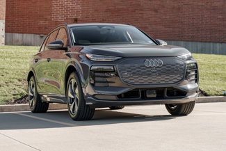Used 2025 Audi Q6 e-tron Premium Plus image 1