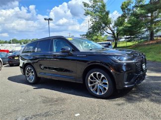 New 2025 Lincoln Aviator AWD w/ Jet Appearance Package image 1