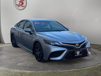 Used 2023 Toyota Camry SE image 1