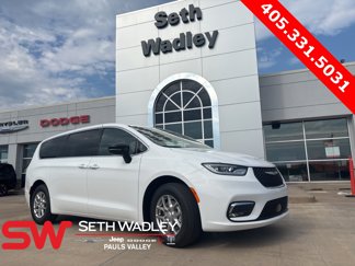 New 2026 Chrysler Pacifica Select image 1