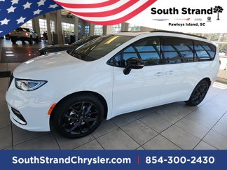 New 2025 Chrysler Pacifica Limited image 1