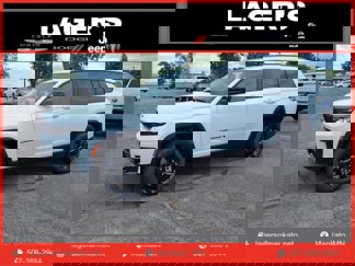 New 2025 Jeep Grand Cherokee L Laredo image 1