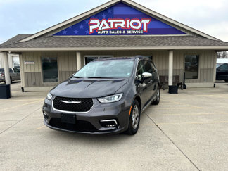 Used 2023 Chrysler Pacifica Limited image 1