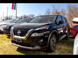 Used 2023 Nissan Rogue SV image 1