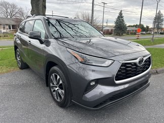 Used 2022 Toyota Highlander XLE image 1