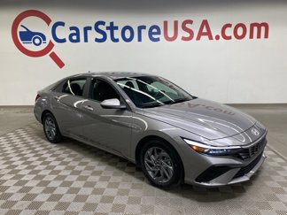 Used 2024 Hyundai Elantra SEL image 1