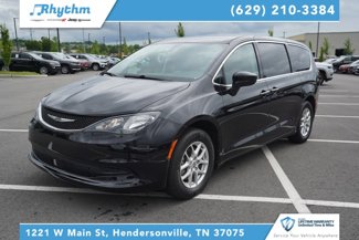 Used 2021 Chrysler Voyager LX image 1
